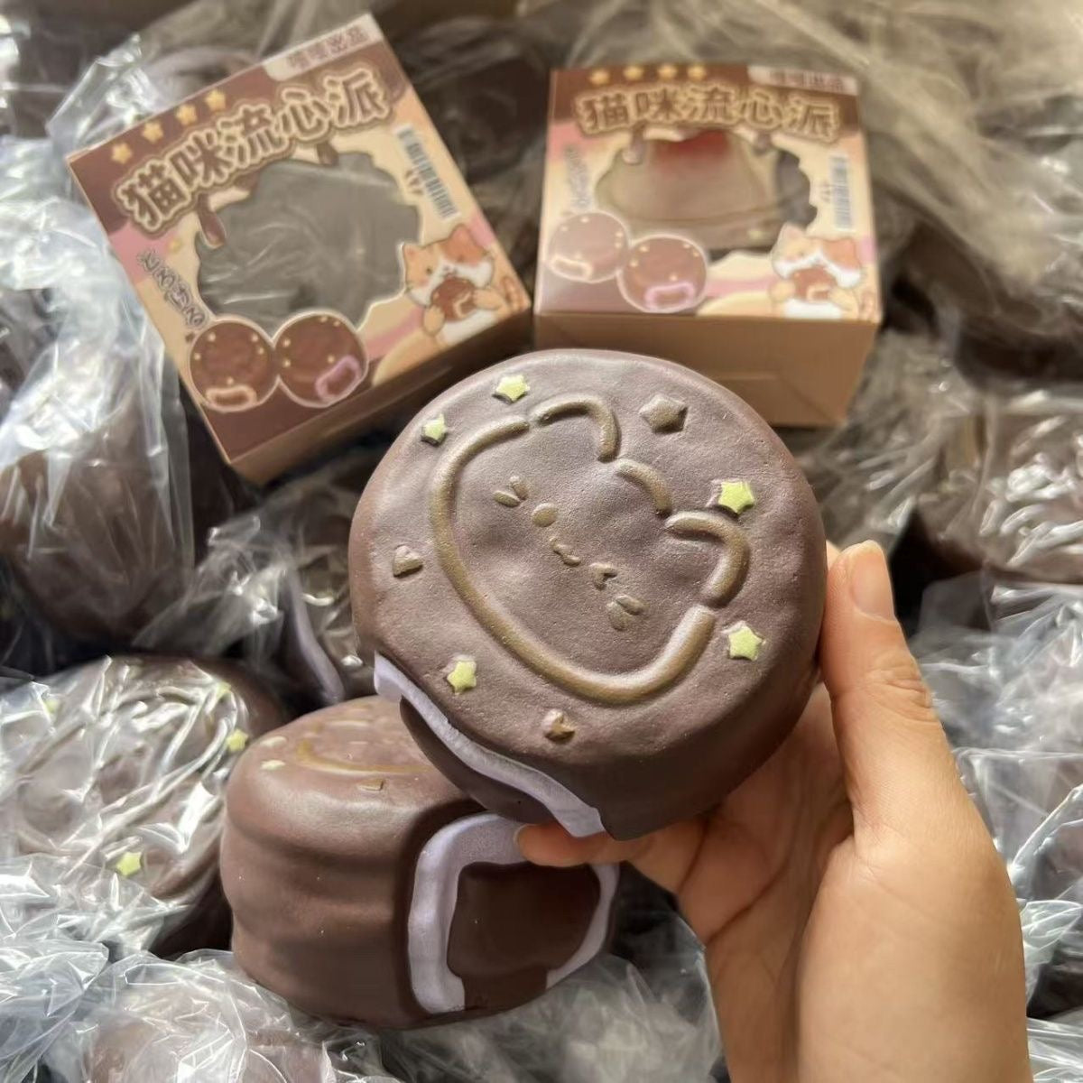 Kitty Chocolate Pie Squishy – Slow-Rising Cat & Star Dessert Squeeze Toy