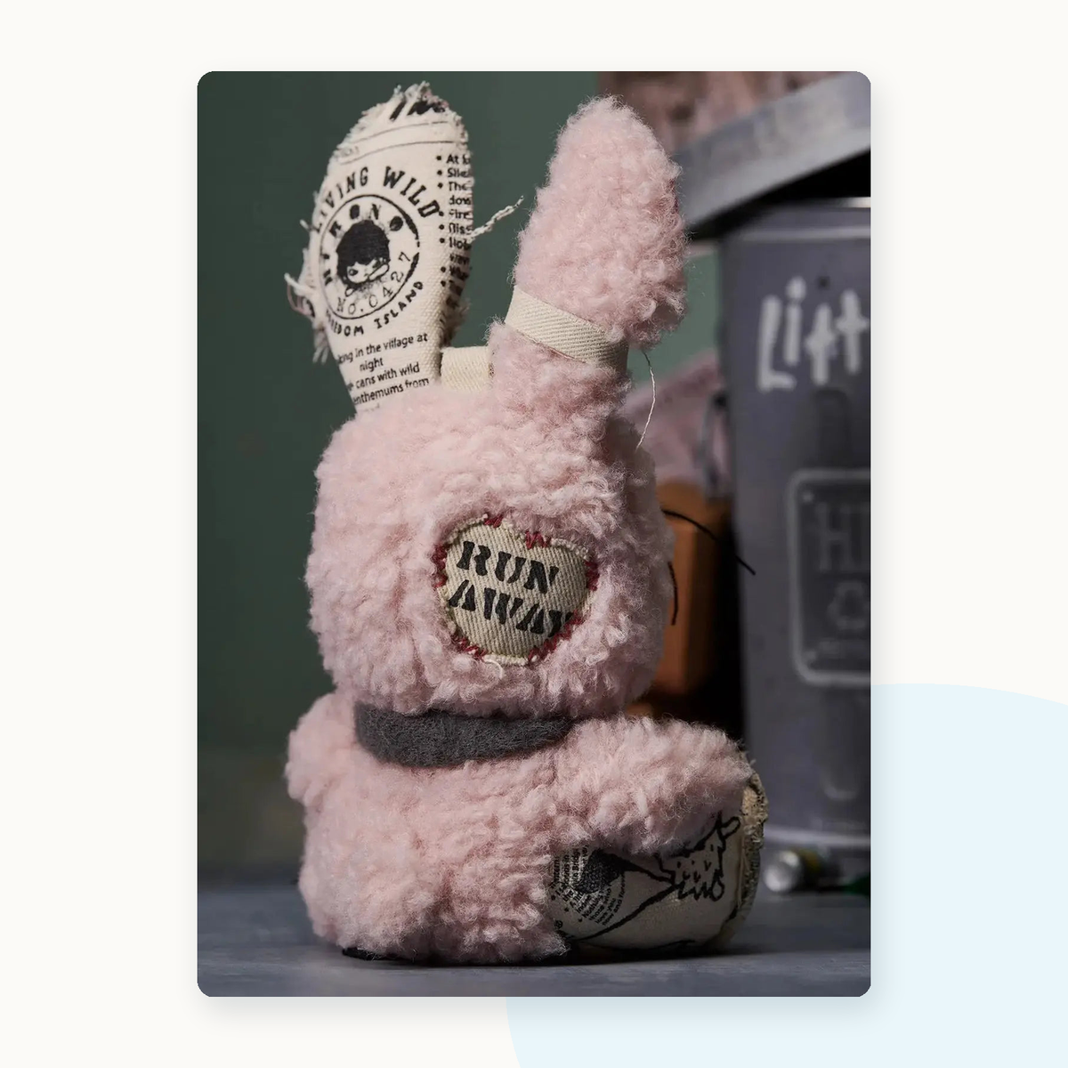 POP MART Hirono Little Hare Plush Doll Pendant - detail