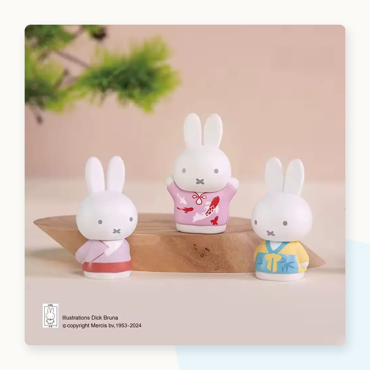 Miffy Classic Style Collectable Mini Figure Blind Box - detail