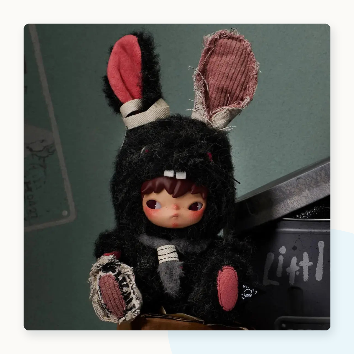 POP MART Hirono Little Hare Plush Doll Pendant - detail