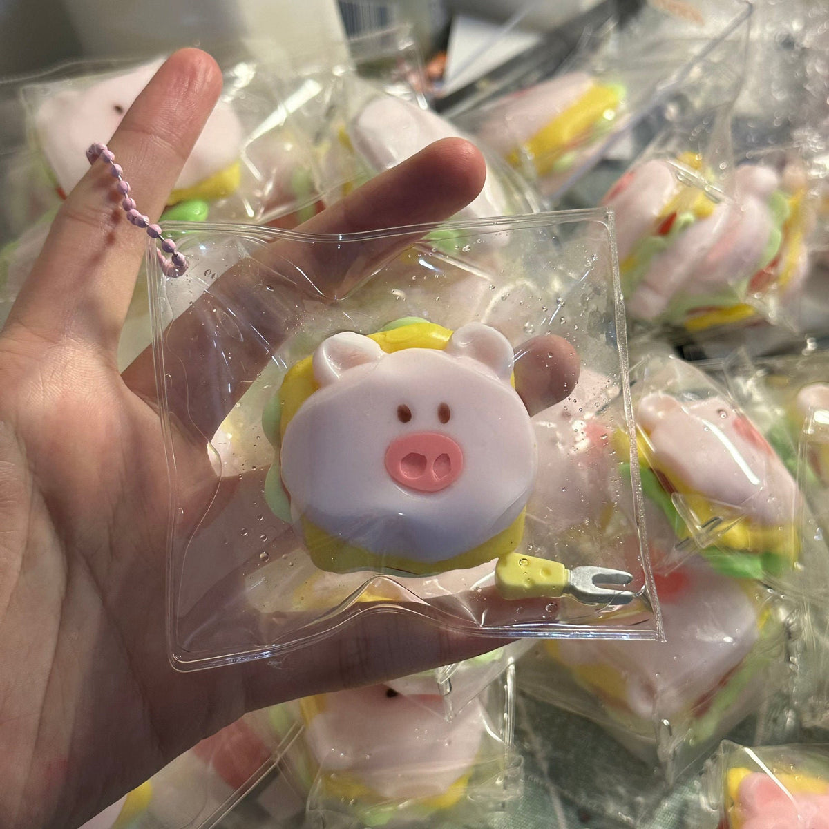 Handmade Mini Pig Hamburger Taba Squishy Toy – product image 3