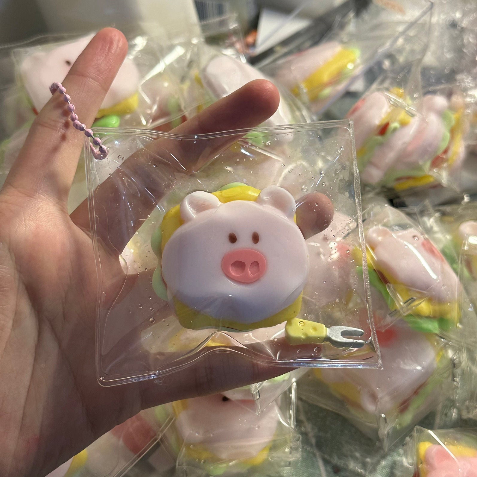 Handmade Mini Pig Hamburger Taba Squishy Toy – product image 3