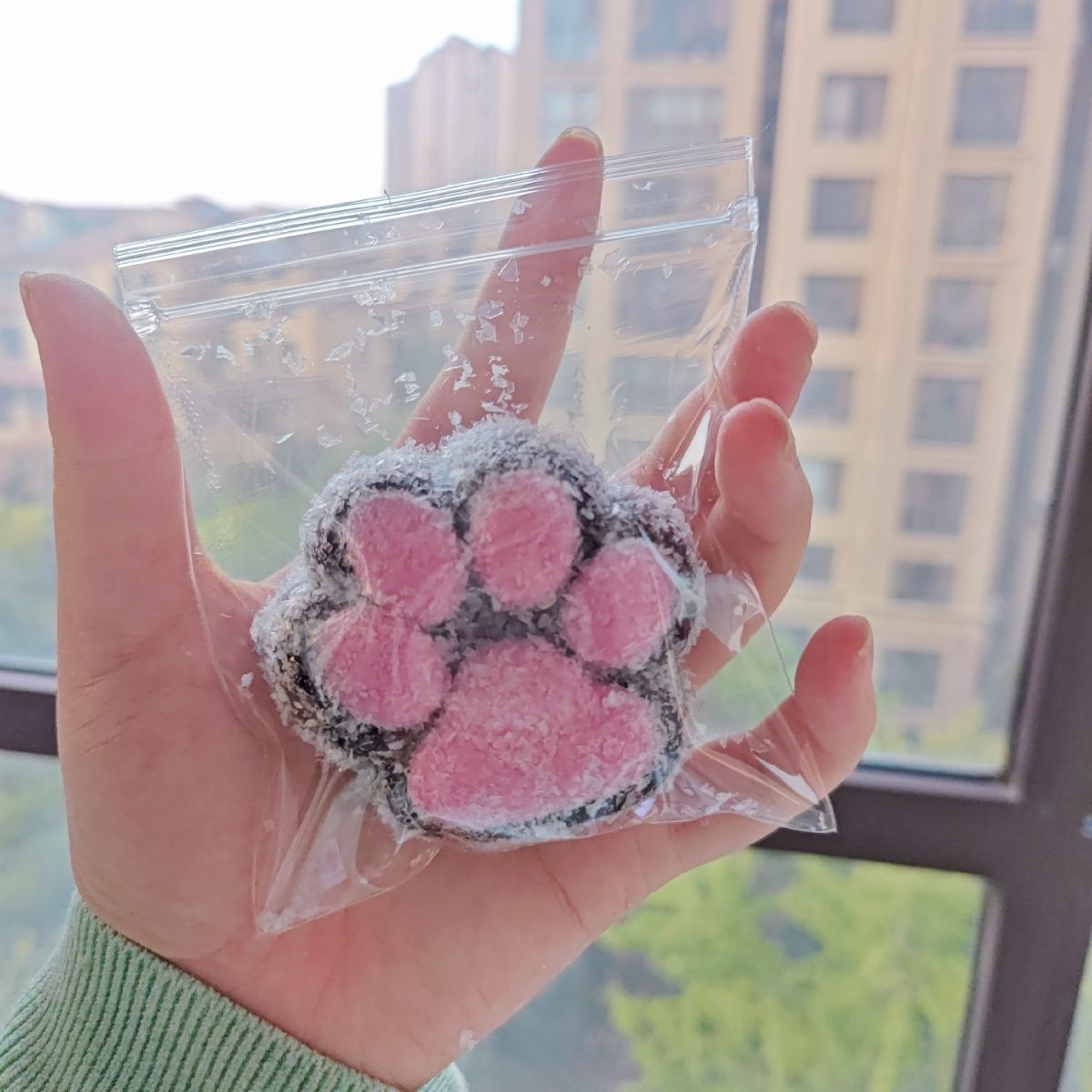 Handmade Silicone Cat's Paw Stress Relief Taba Squishy Toy Black-Pink – product image 5