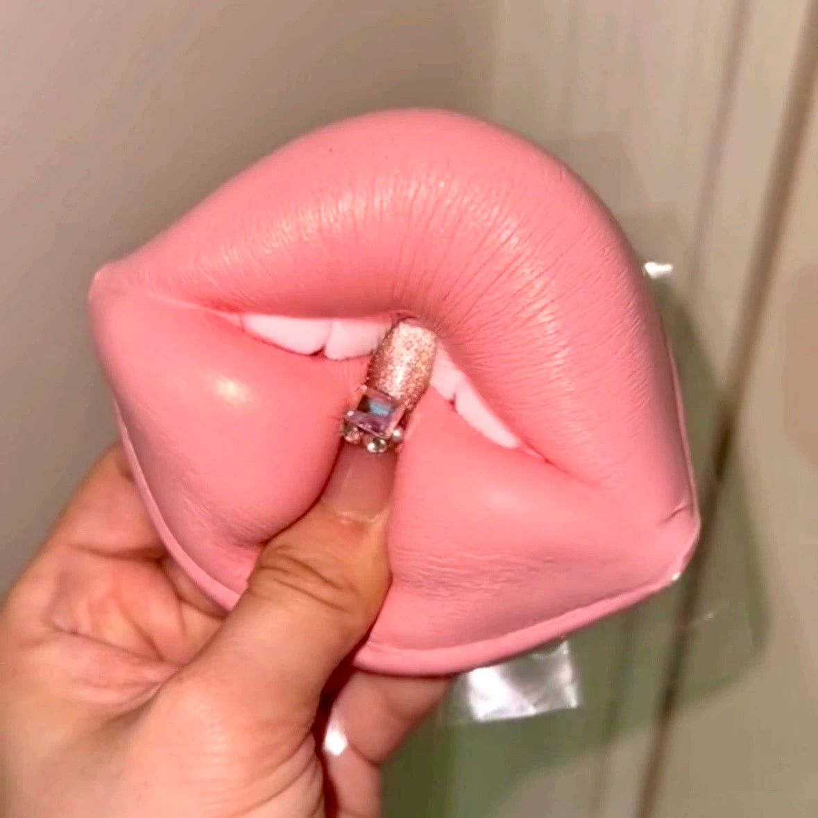 Slow Rising Squishy Mouth Lips Stress Relief Decompression Toy – product image 3