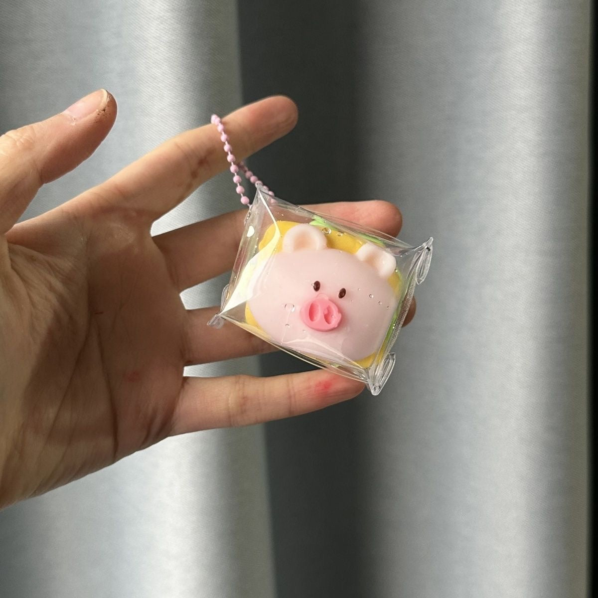 Handmade Mini Pig Hamburger Taba Squishy Toy – product image 2
