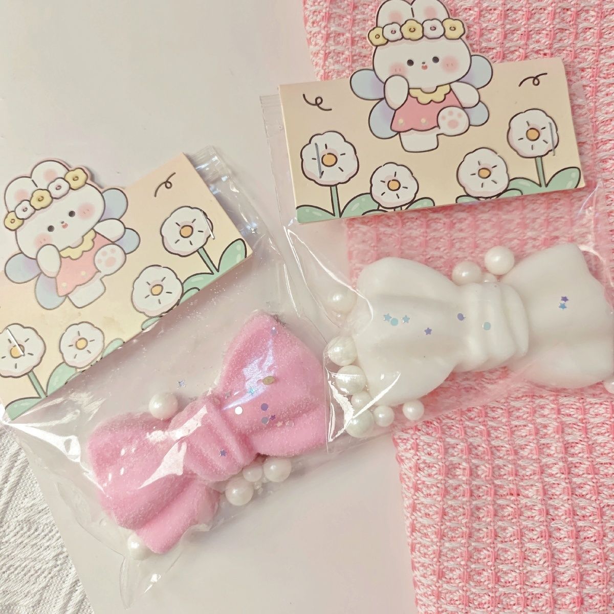 Handmade bowknot squishy toy texture detail