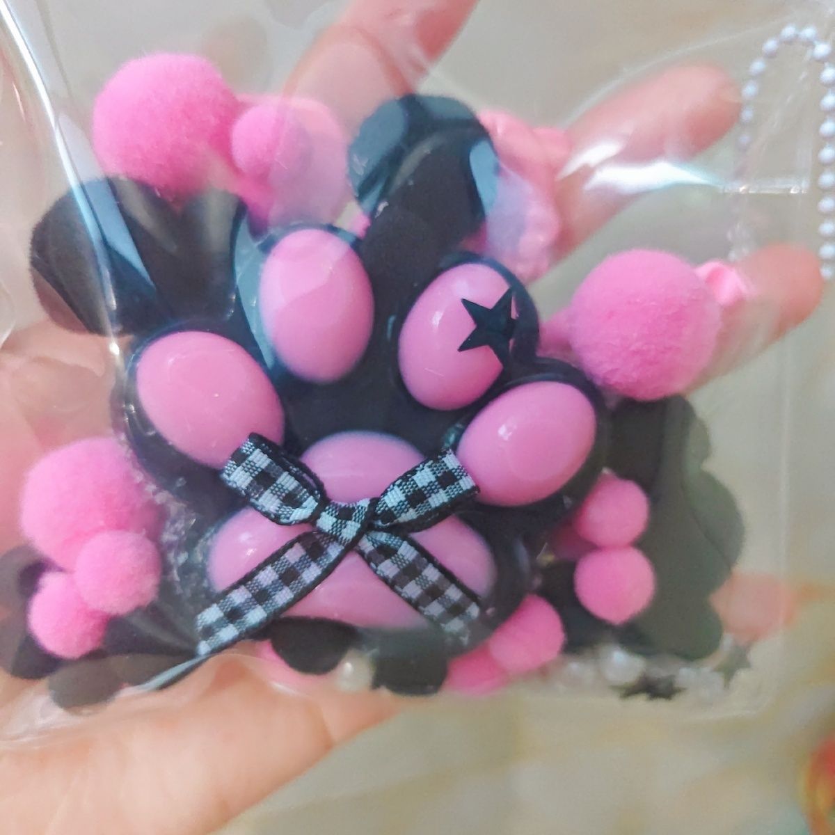 Handmade Silicone Cat's Paw Stress Relief Squishy Toy - Black & Pink – product image 2