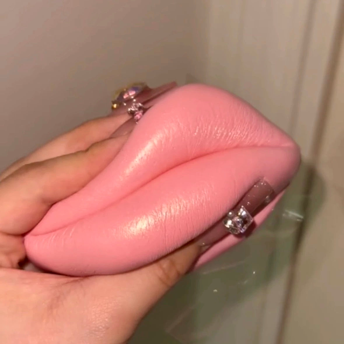 Slow Rising Squishy Mouth Lips Stress Relief Decompression Toy – product image 4