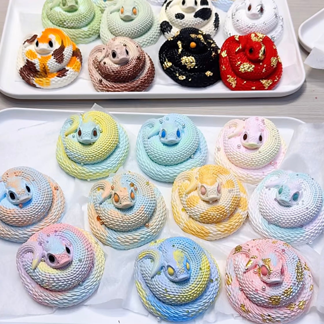 Handmade Circling Snake Taba Squishy Toy – product image 2
