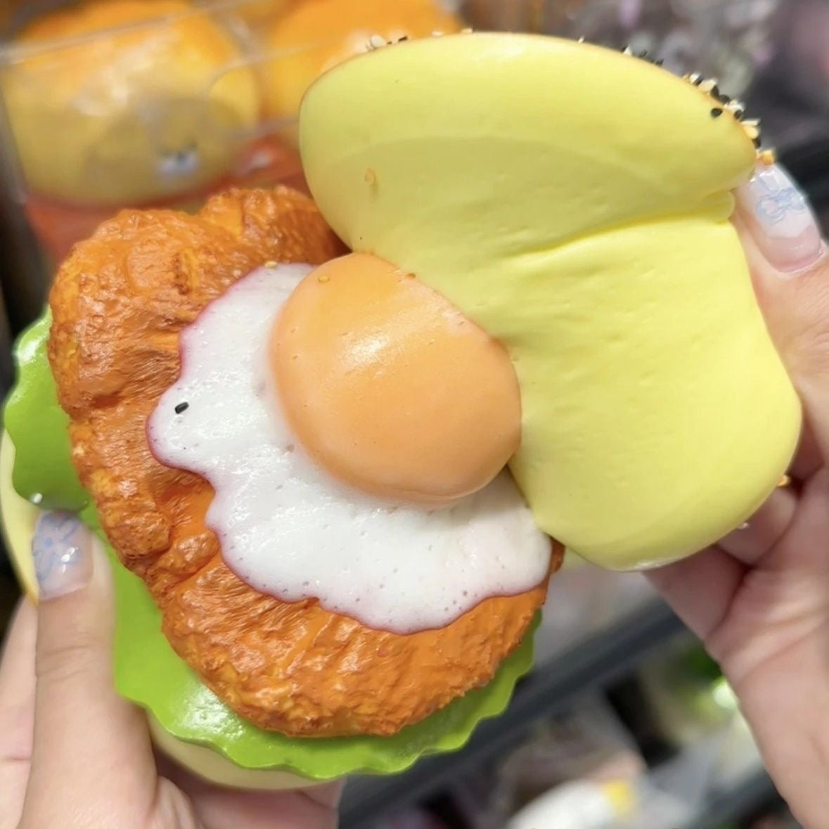 Slow Rising Squishy Hamburger – product image 3
