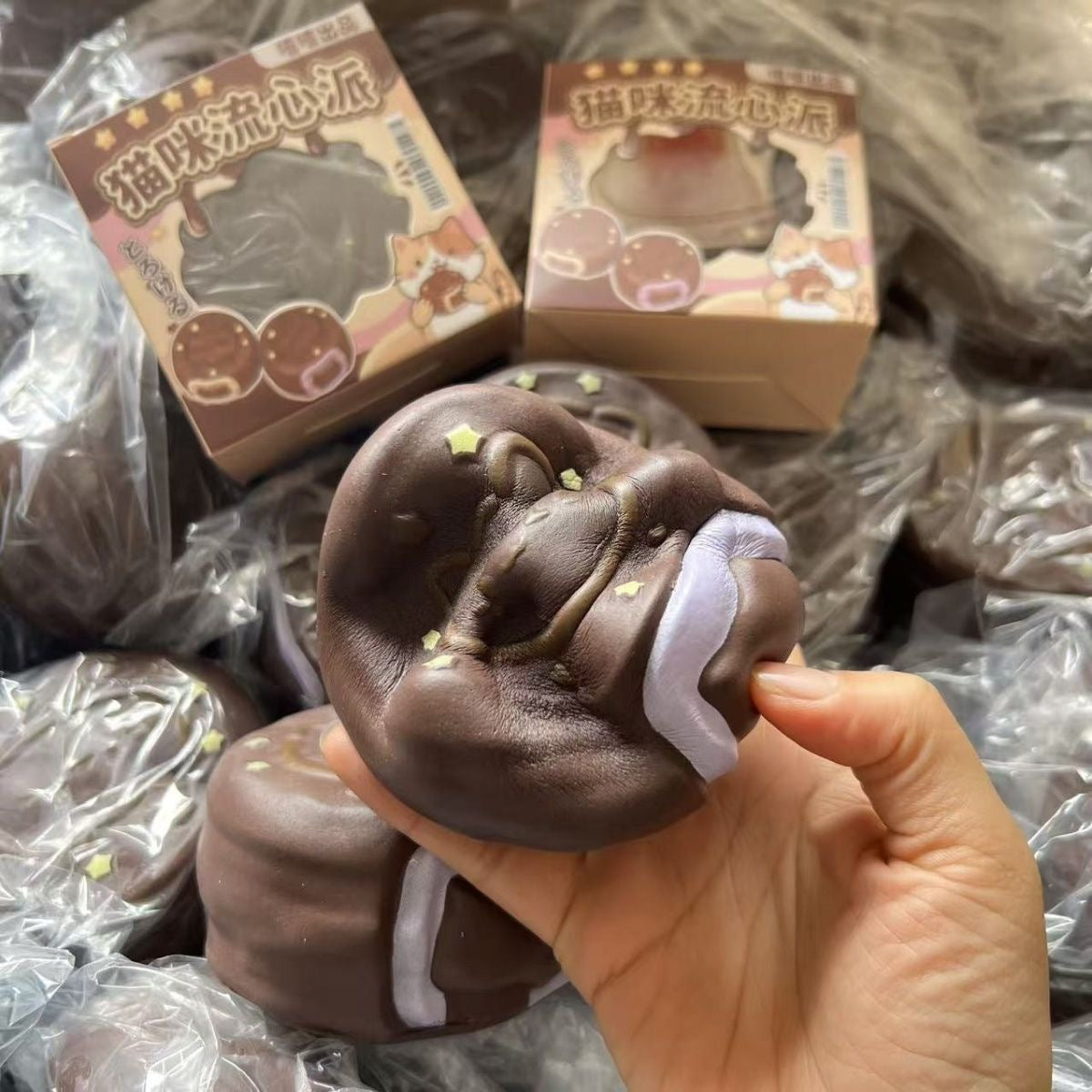 Kitty Chocolate Pie Squishy – Slow-Rising Cat & Star Dessert Squeeze Toy