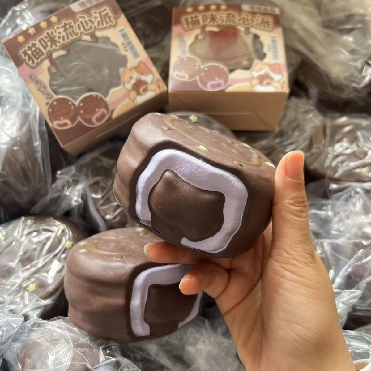 Kitty Chocolate Pie Squishy – Slow-Rising Cat & Star Dessert Squeeze Toy