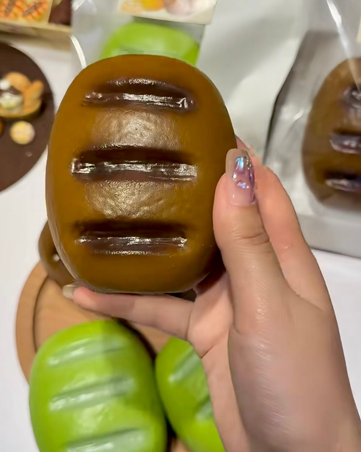 Oval Bread Slow-Rising Squishy – Brown, Matcha Green or Two-Color Pair, Glossy Bakery-Inspired Squeeze Toy