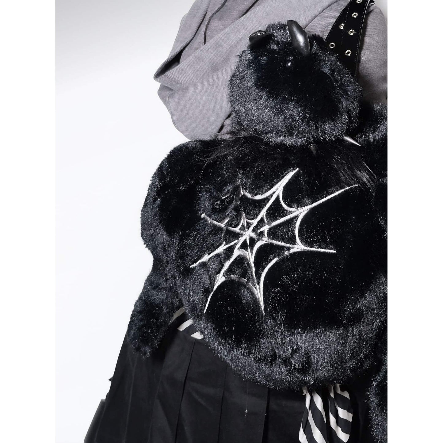 Zhulia Plush Spider Backpack with Strap — image 8