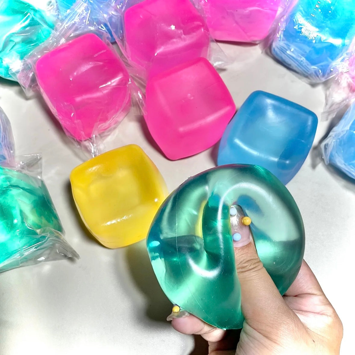 Ice Cube Stress Ball Jelly Ball Squishy Stress Relief Decompression Toy – product image 2