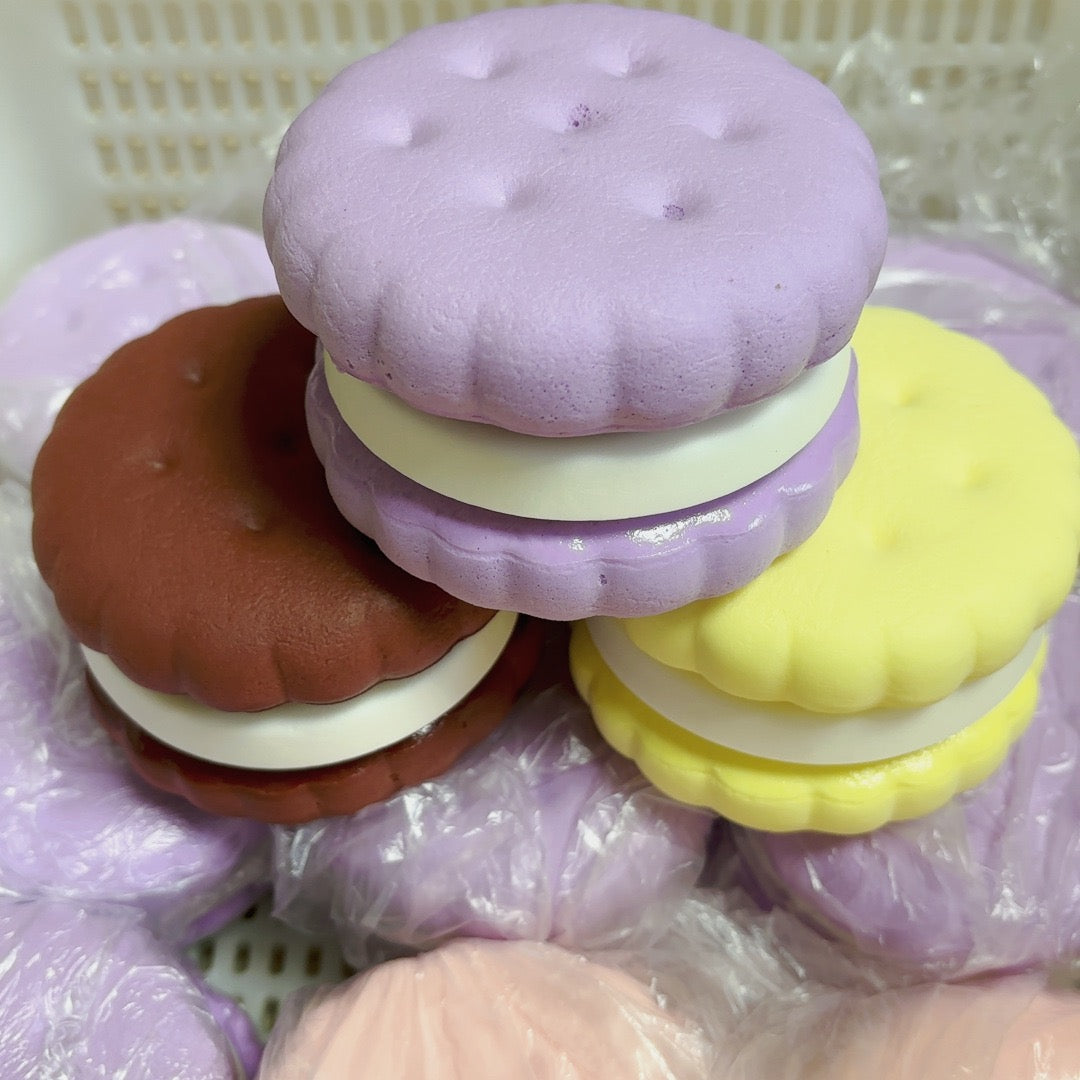 Slow Rising Squishy Biscuit Stress Relief Decompression Toy – product image 3