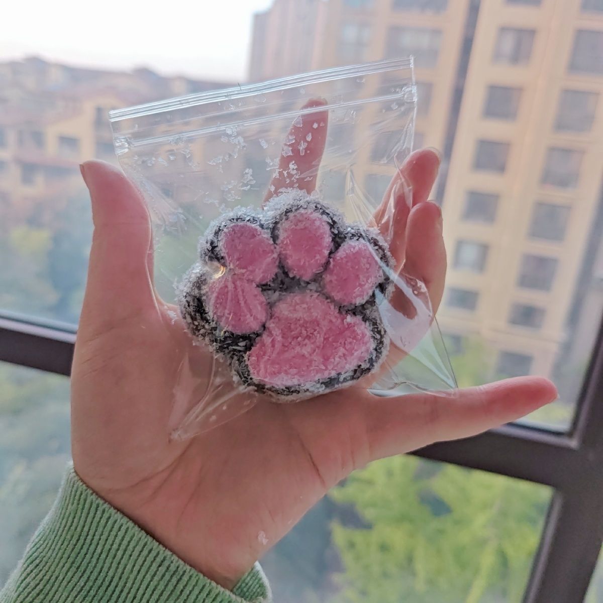 Handmade Silicone Cat's Paw Stress Relief Taba Squishy Toy Black-Pink – product image 3